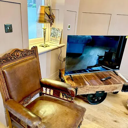 Station 4 Bed Ev Free Parking