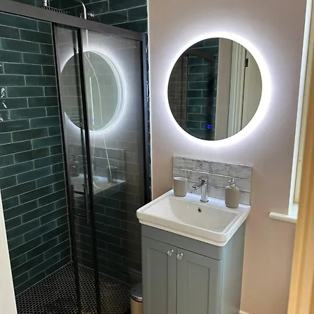 Station 4 Bed Ev Free Parking Casa de Férias