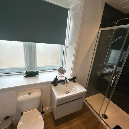 Station 4 Bed Ev Free Parking