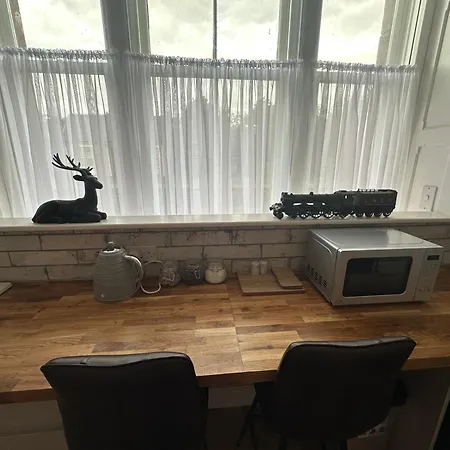 Station 4 Bed Ev Free Parking